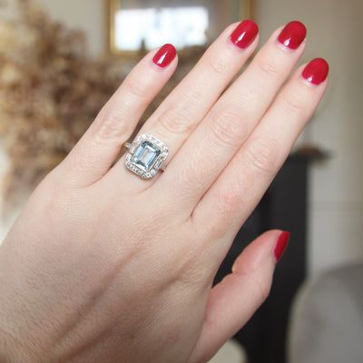 Art Deco Style 2.40 Carat Aquamarine and Diamond Cluster