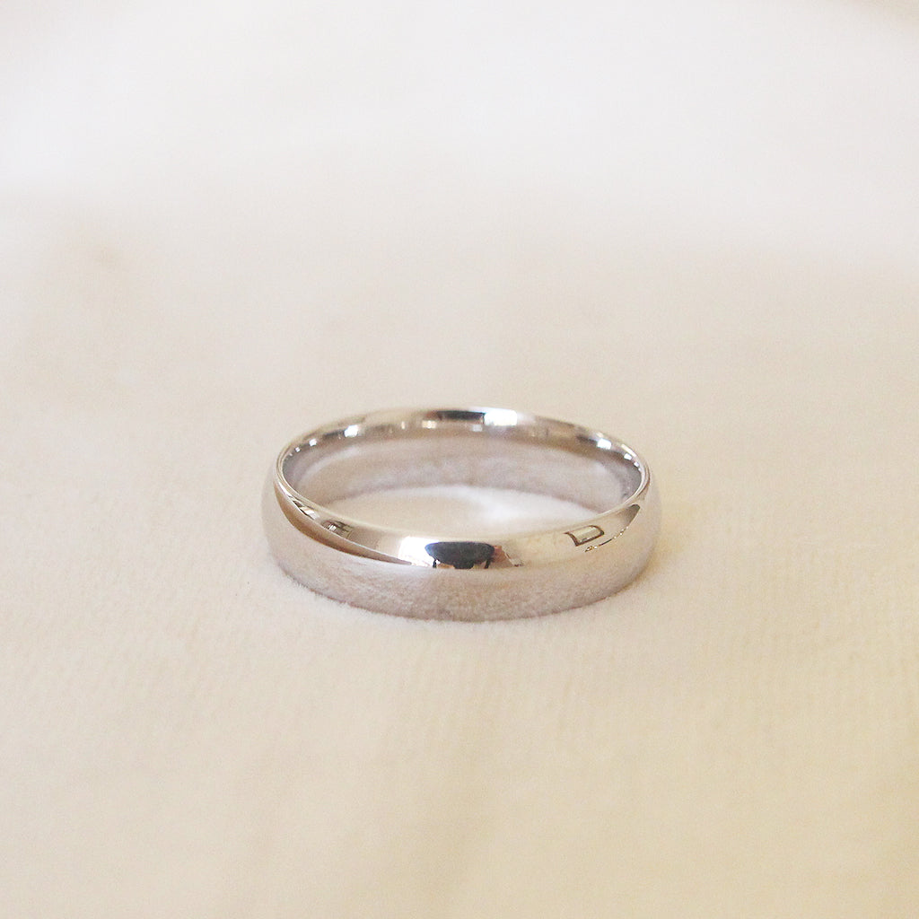 The Court Shape Wedding Band