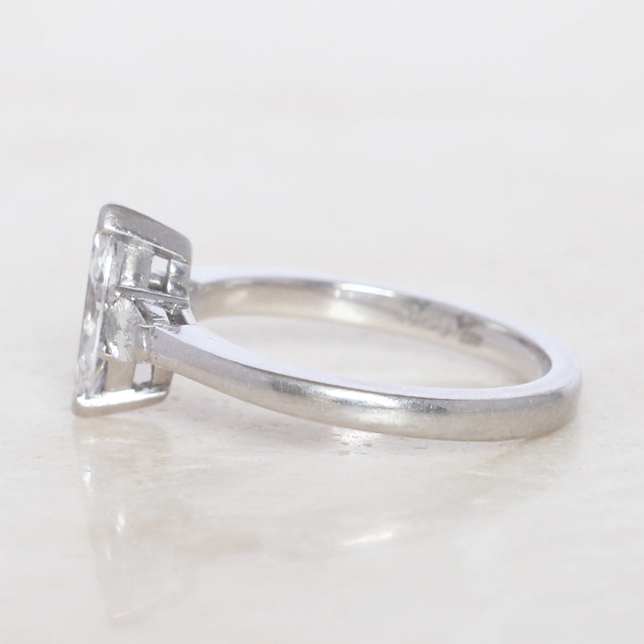 Contemporary 0.92 Carat Marquise Cut and Pear Shape Diamond Three Stone