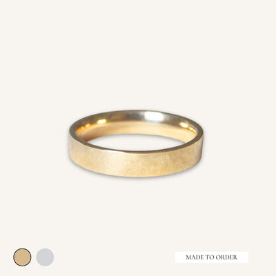 The Flat Court Shape Wedding Band