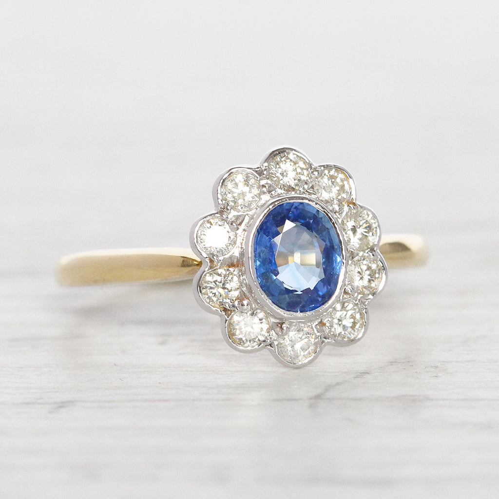 Vintage Style 0.60 Carat Cornflower Blue Sapphire and Diamond Cluster