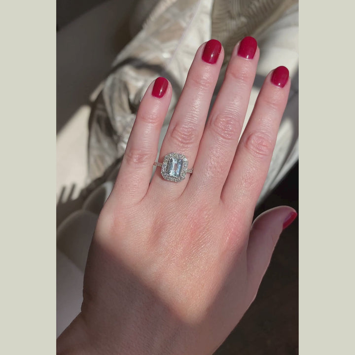 Art Deco Style 1.45 Carat Aquamarine and Diamond Cluster