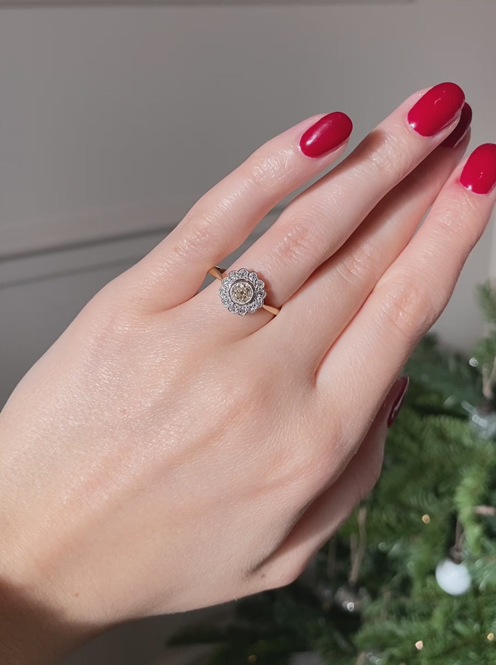 Edwardian 0.69 Carat Old Cut Diamond Daisy Cluster