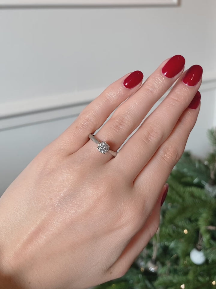 Contemporary 0.70 Carat Brilliant Cut Diamond Solitaire