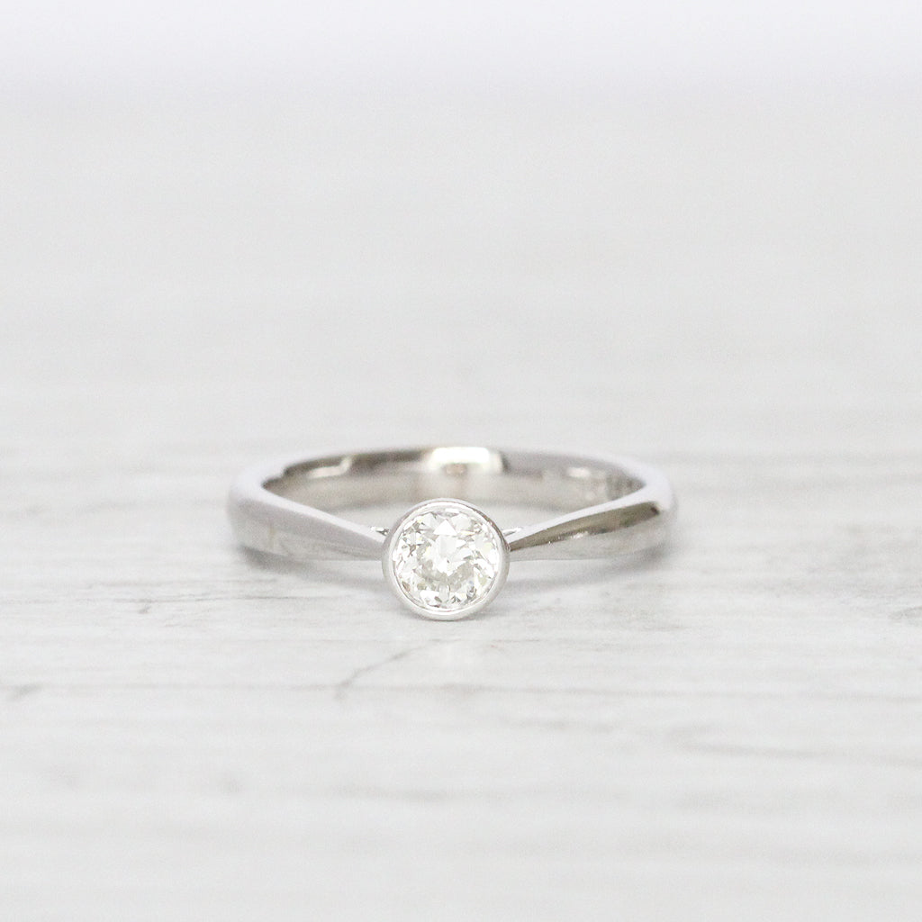 Contemporary 0.33 Carat Brilliant Cut Diamond Solitaire