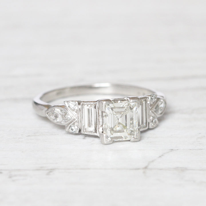Art Deco 0.95 Carat Carré Cut Diamond Solitaire Ring