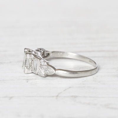 Art Deco 0.95 Carat Carré Cut Diamond Solitaire Ring
